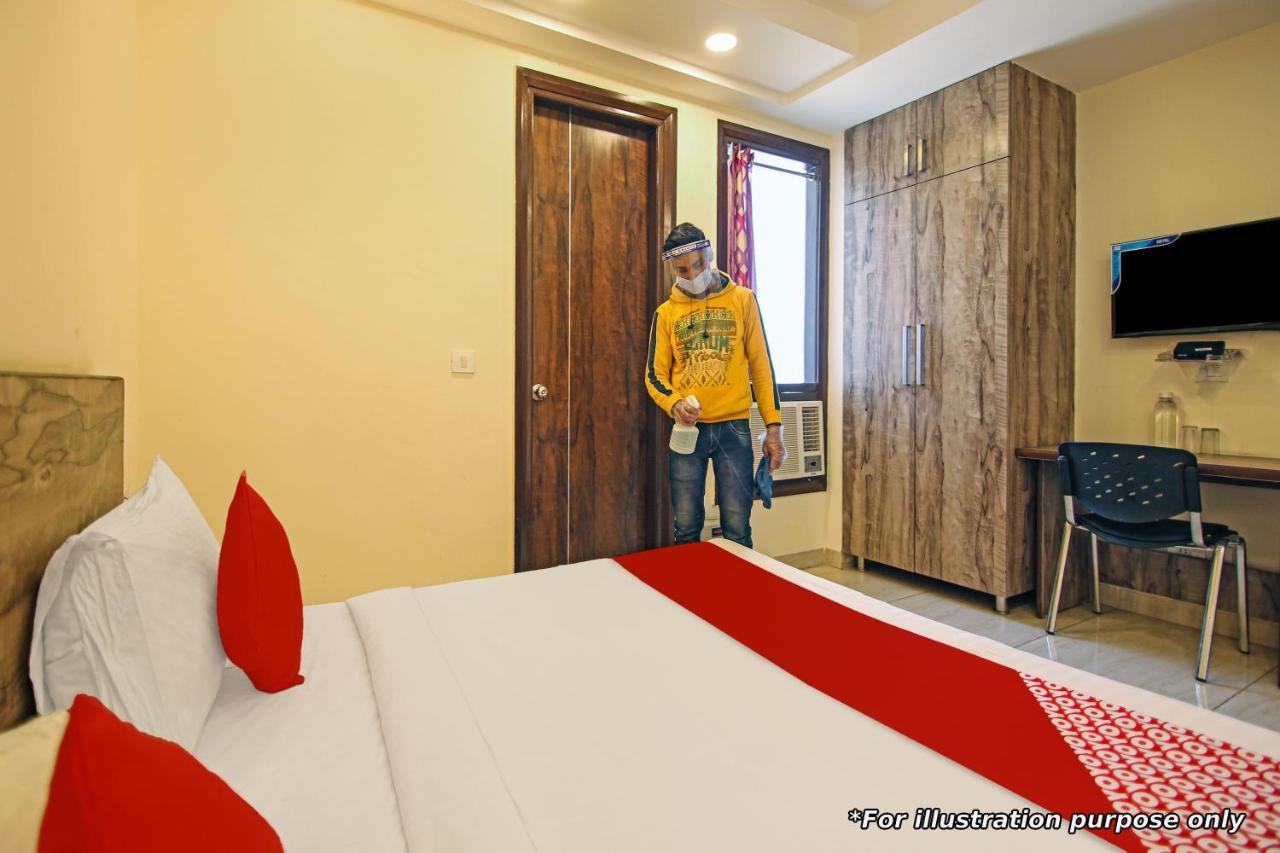 Oyo Flagship Hotel Kvc Holiday Inn Mysore Exterior foto